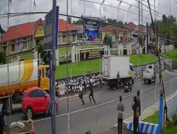 Terobos Razia, Pemotor Serang Polisi Pakai Sajam